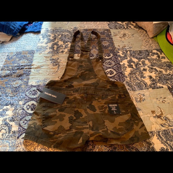 NWT Camouflage Overalls. - Picture 3 of 3